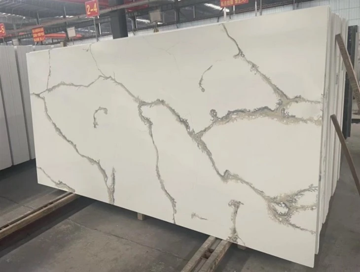 Quartz Calacatta Slab (2)